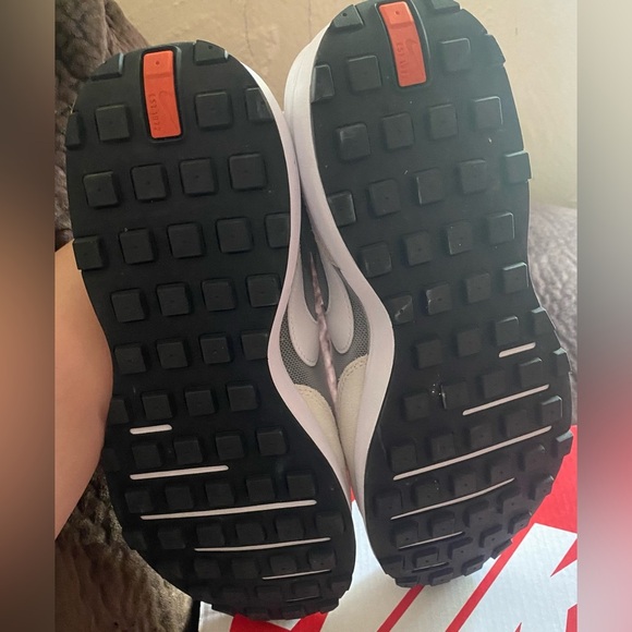 Nike Waffle One Shoes - Picture 4 of 4